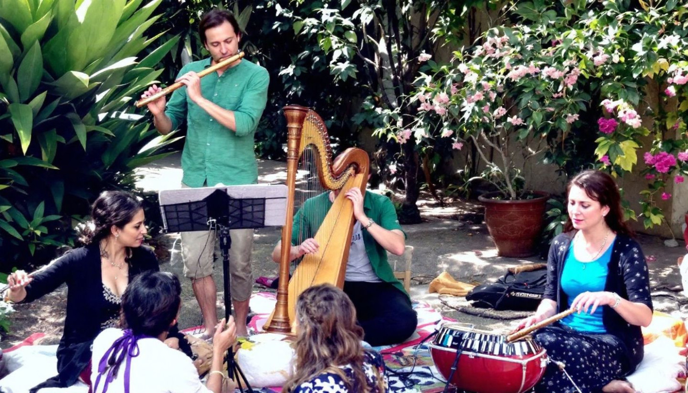 Comment les instruments traditionnels favorisent-ils la relaxation ?